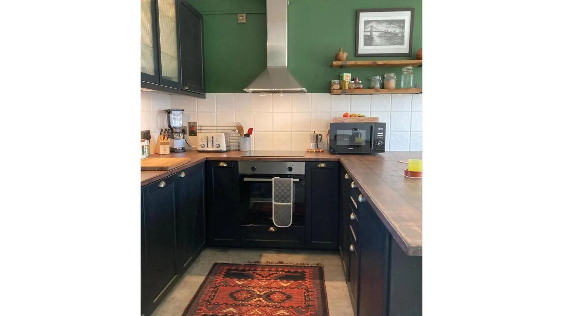 2 Bed City Centre Penthouse With Cathedral Views Apartment Dublin 0*,