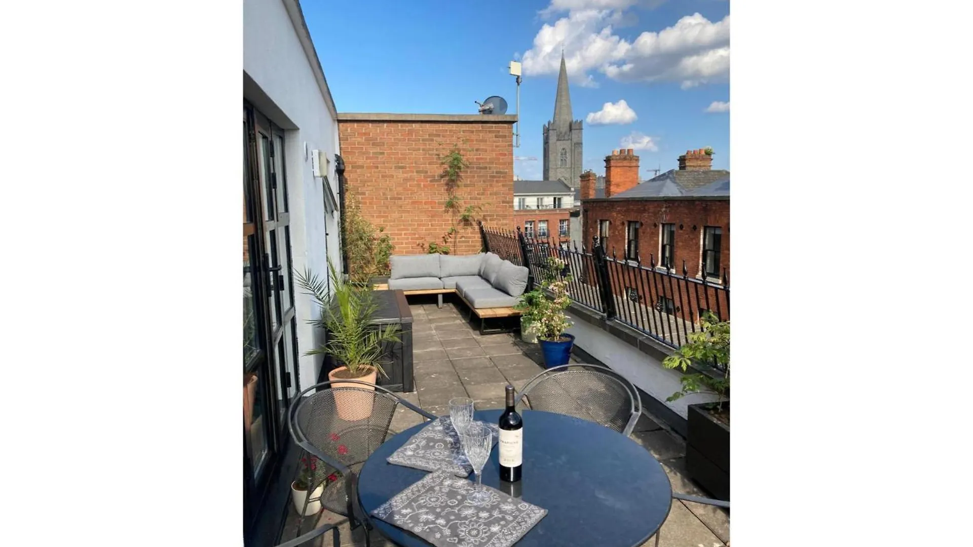 2 Bed City Centre Penthouse With Cathedral Views Apartment Dublin